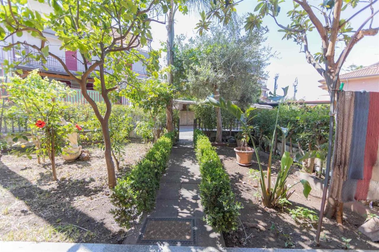 Villino Con Giardino Terrazzo E Parcheggio Privato Appartement Mascali Buitenkant foto